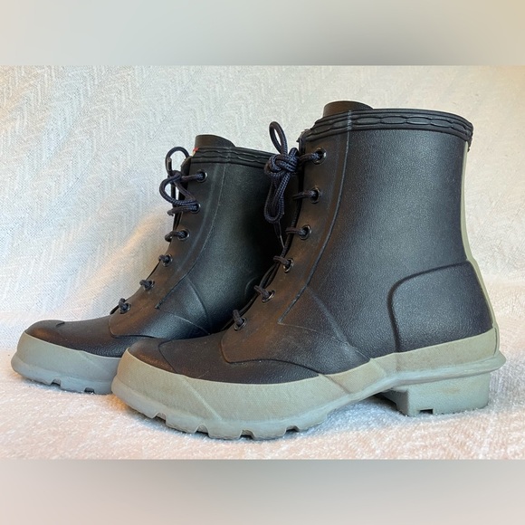 Hunter Kids' Lace Up Boots - Size US 1B/2G - Rain Heels Fall Style - Picture 1 of 13